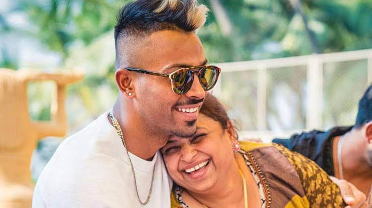 Hardik Pandya Shows Off His New Lion Tattoo  ટમ ઈનડયન આ સટર  કરકટર હથમ દરવય સહન ટટ લખ લકન આવય પસદ જણ વગત