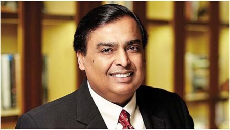 Mukesh Ambani & Ruchir Sharma discuss online gaming potential in India