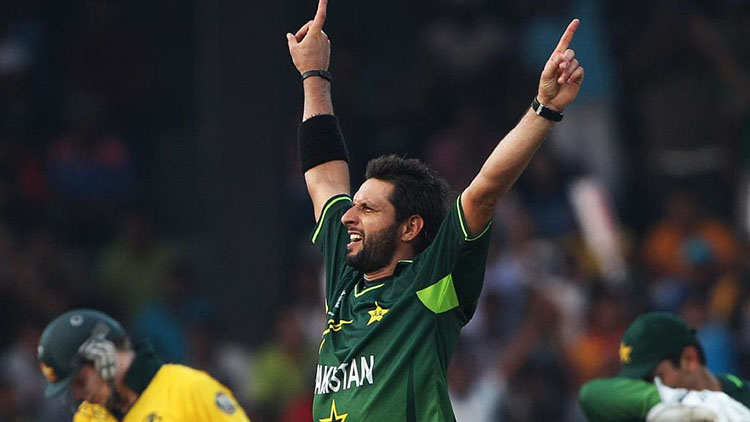 Shahid Afridi (Pakistan) – 395 ODI Wickets 