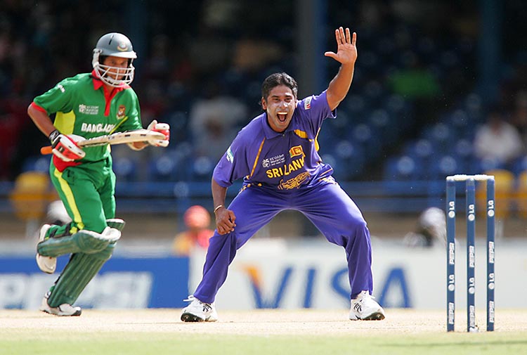 Chaminda Vaas (Sri Lanka) – 400 ODI Wickets 