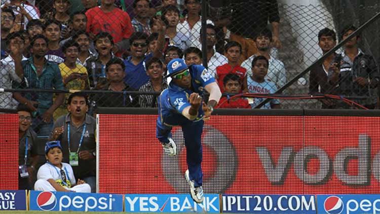 Pollard took a fabulous catch to dismiss Shaun Marsh 