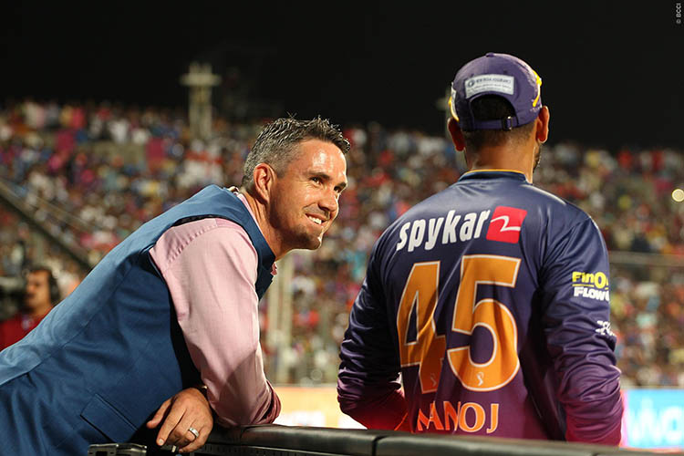 Mahendra Singh Dhoni Trolled Kevin Pietersen 