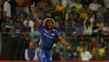 Top 5 Bowlers who have bowled most dot balls in a Single IPL Season