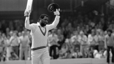 3 Players who Outscored a Whole opposition Team in an ODI Match