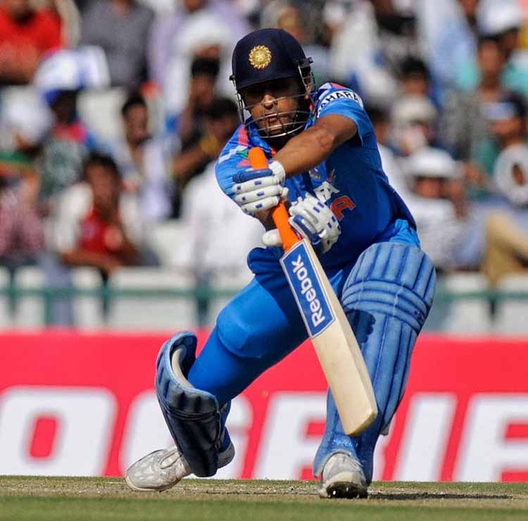 Dhoni's 139* off 121 Balls in an India Vs Australia Match