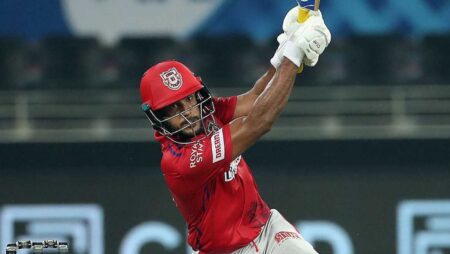 Mayank Agarwal Memorable Knock Against DC Wents in Vain, Netizens salutes his heroics