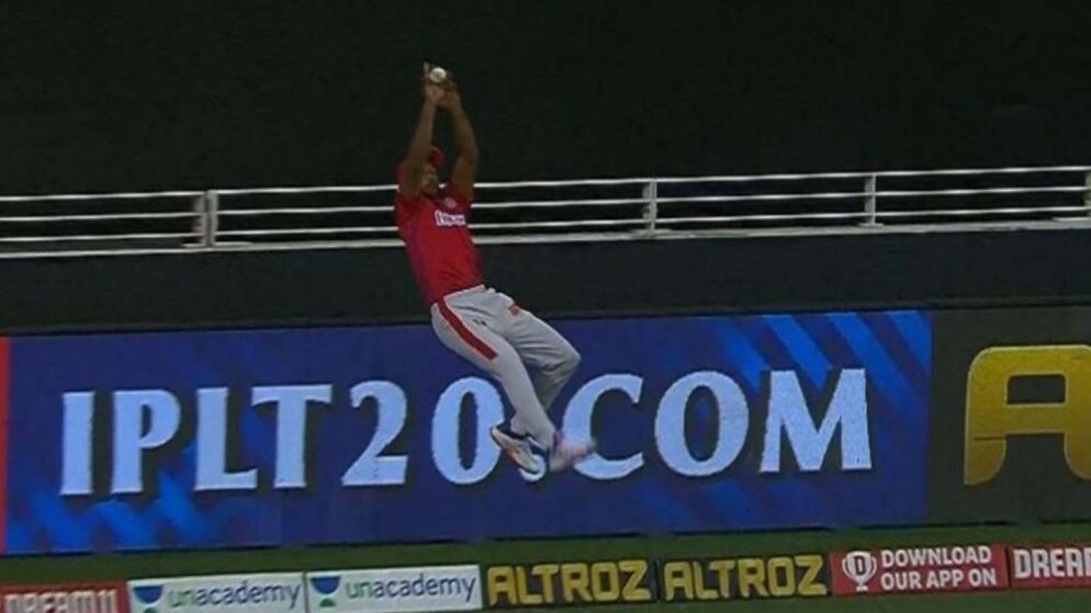Mayank Agarwal Turns Superman And Saves Runs For KXIP against MI In Super-Over: Watch