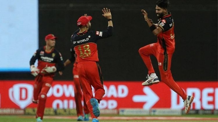 Mohammed  Siraj Reveals What Virat Kohli Said Before Giving Him The New Ball