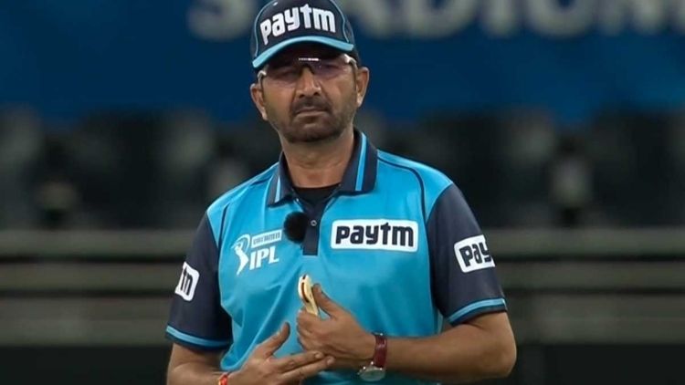 On-field Umpire Sparks Controversy During SRH vs DC Match