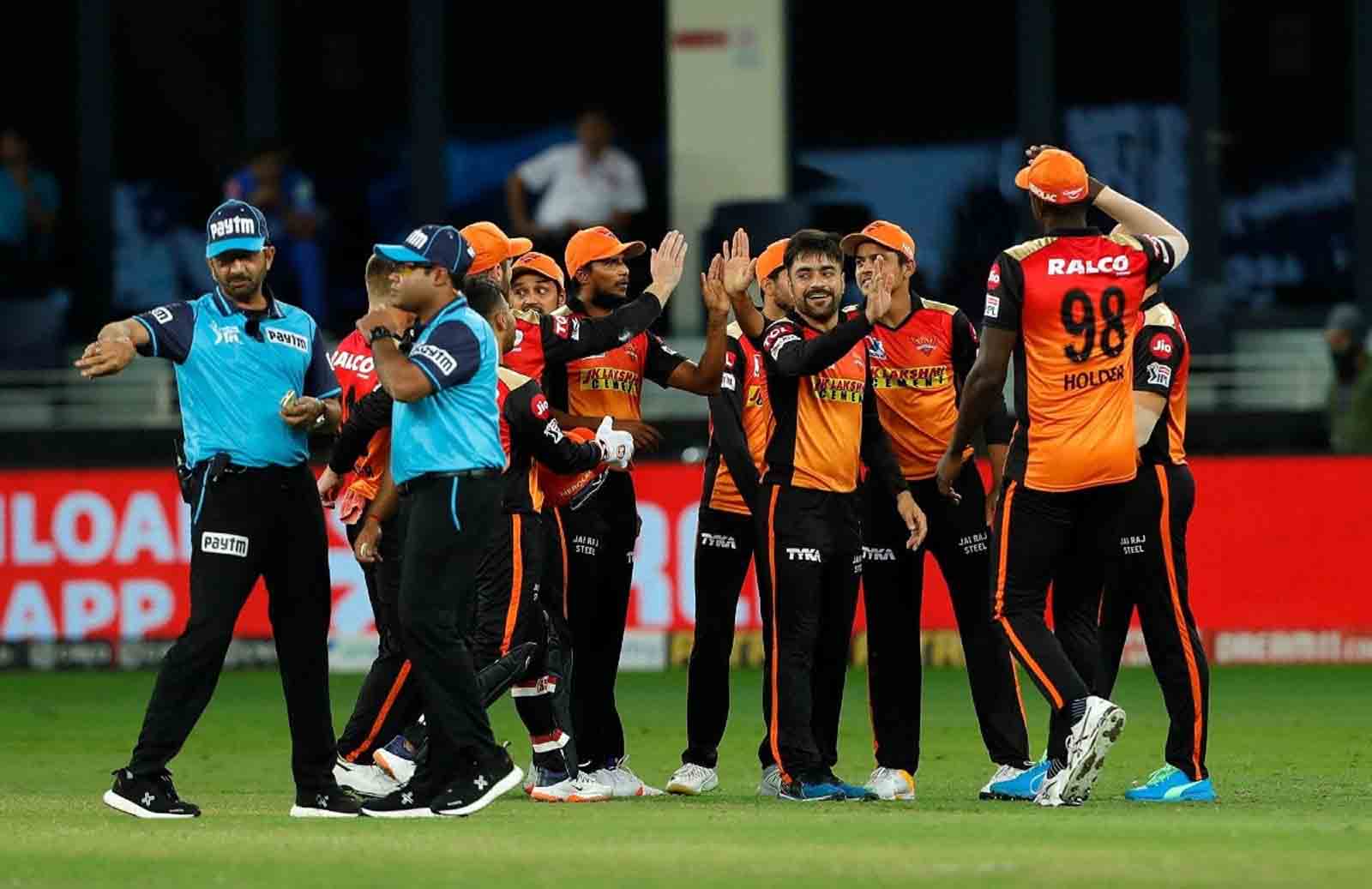 IPL 2020: Umpire Anil Chaudhary Sparks Controversy For Influencing DRS Call During SRH vs DC Match