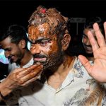 Watch: Virat Kohli Celebrates His 32nd Birthday, RCB Players Smear cake on Skipper's face, Video Went Viral