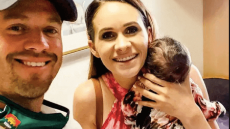 AB De Villiers Welcomes “Beautiful Baby Girl”, Shares Adorable Photo, Fans Go Crazy