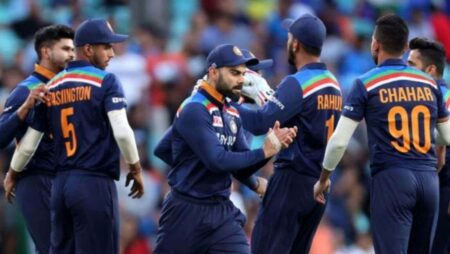 Washington Sundar Strikes For Team India, Aaron Finch Departs For Duck In 3rd T20I