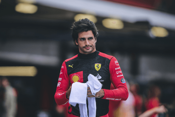 Carlos Sainz Social Media 