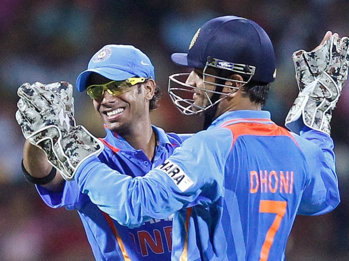 Manoj Tiwary and MS Dhoni